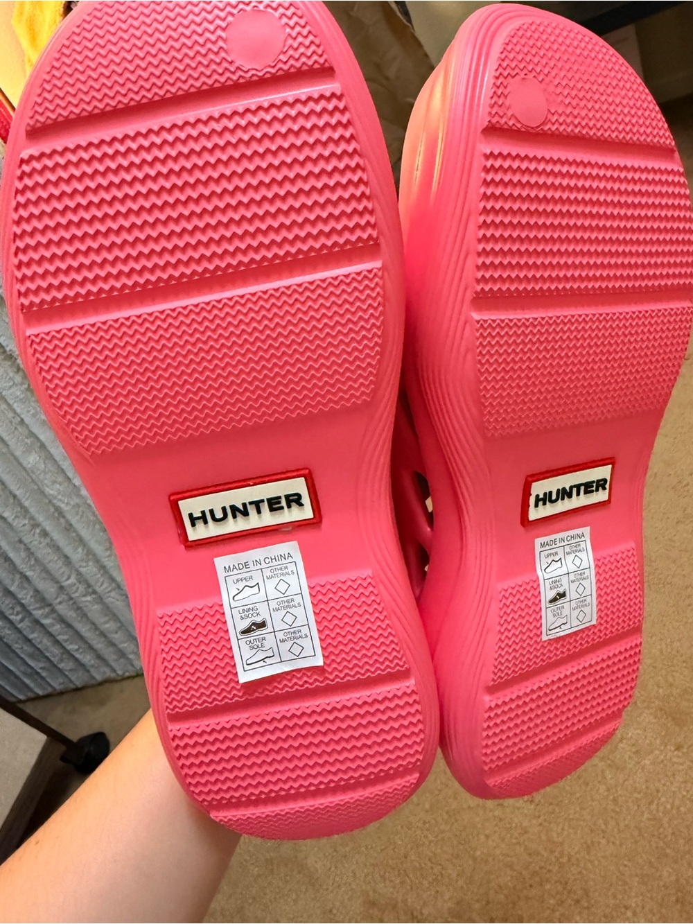 NWT Hunter clogs